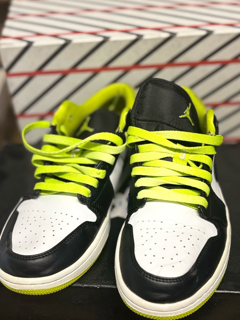 Nike Air Jordan 1 Low "Cyber”